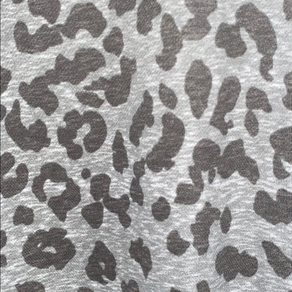 trendy animal print sweater - Picture 3 of 3